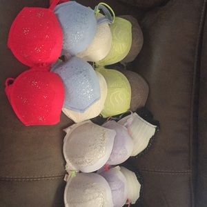 Lot of 8 BRAND NEW VICTORIAS SECRET BRAS!!